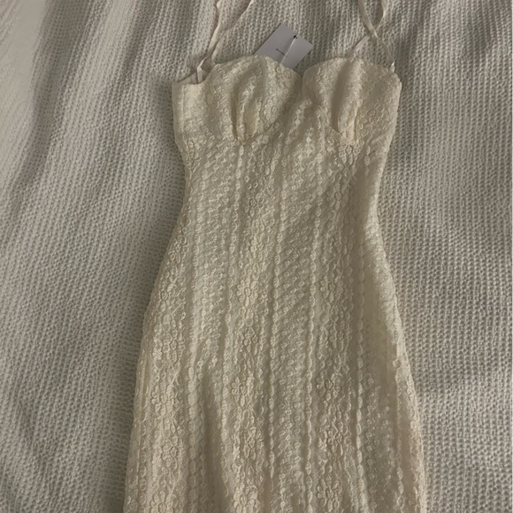 SOLD DO NOT BUY L'Academie Maxime Midi Dress 🤍💍 - Picture 5 of 5